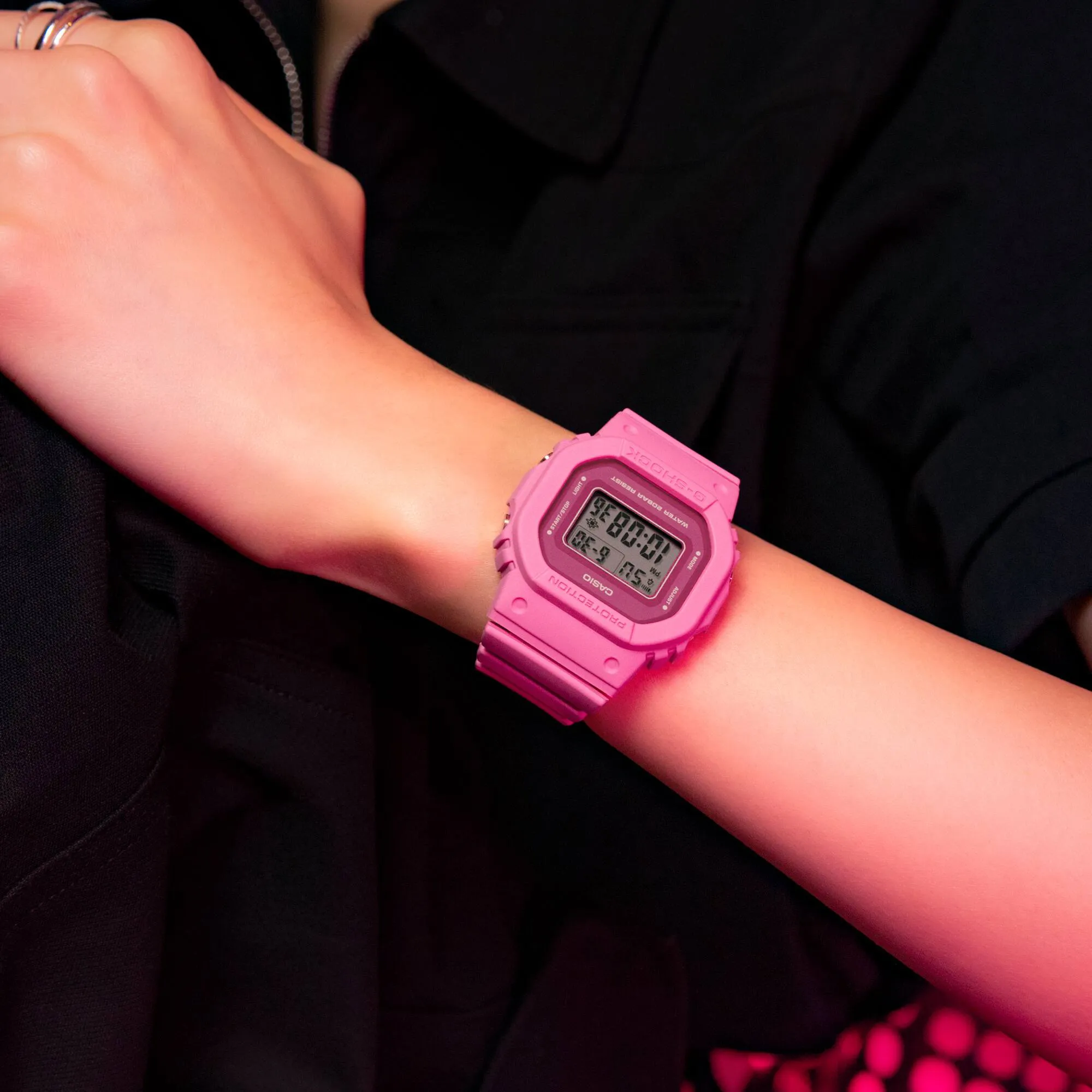 foto de reloj gshock rosado modelo GMD-S5610PP